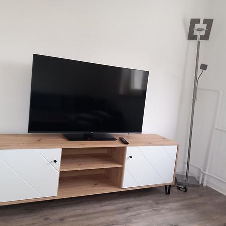 City Apartment Duisburg 1#Netflix &Wlan &Kingsize Bett &Kaffee Maschine & Central & 500M Innenhafen & 2 Min U Bahn Exterior photo